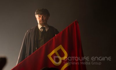 1917-ŲJŲ RUSIJA ANT REVOLIUCIJOS SLENKSČIO (2017)